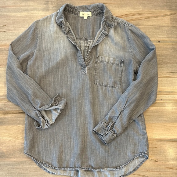 cloth & stone Tops - Cloth & Stone Charcoal Gray Chambray Top